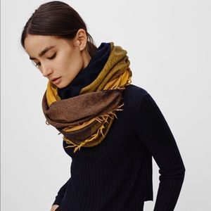 Aritizia Blanket Scarf